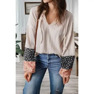 @Cant Let Go Floral Patchwork Sleeve Beige Top