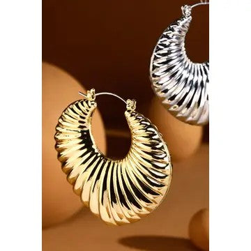 Textured Shell Shape Gold Earrings - Catching Fireflies Boutique