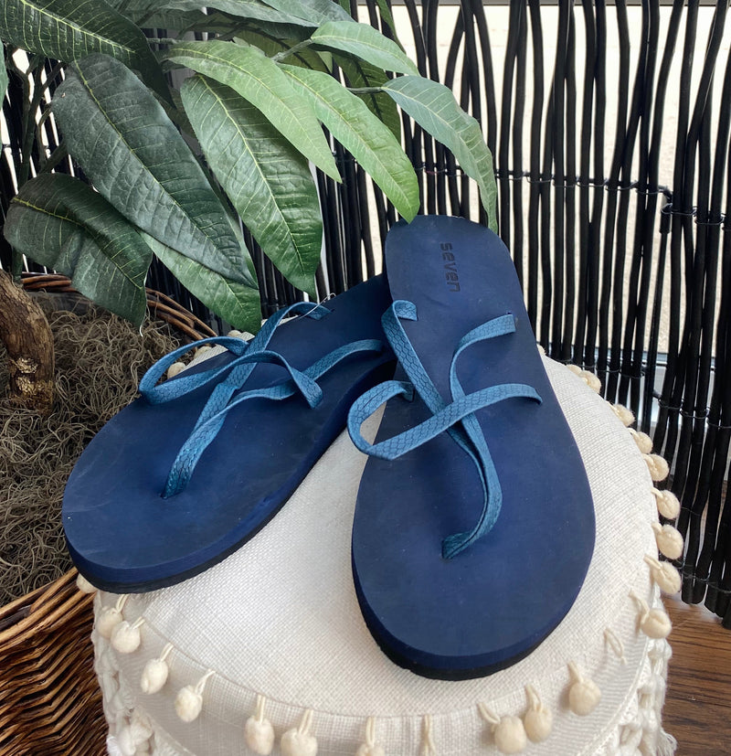 Living For Summer Sandal-Navy - Catching Fireflies Boutique